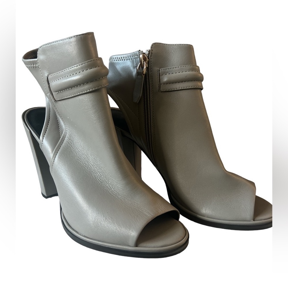 KENNETH COLE NEW YORK SIDNEY LEATHER PEEP TOE BOOTIE
